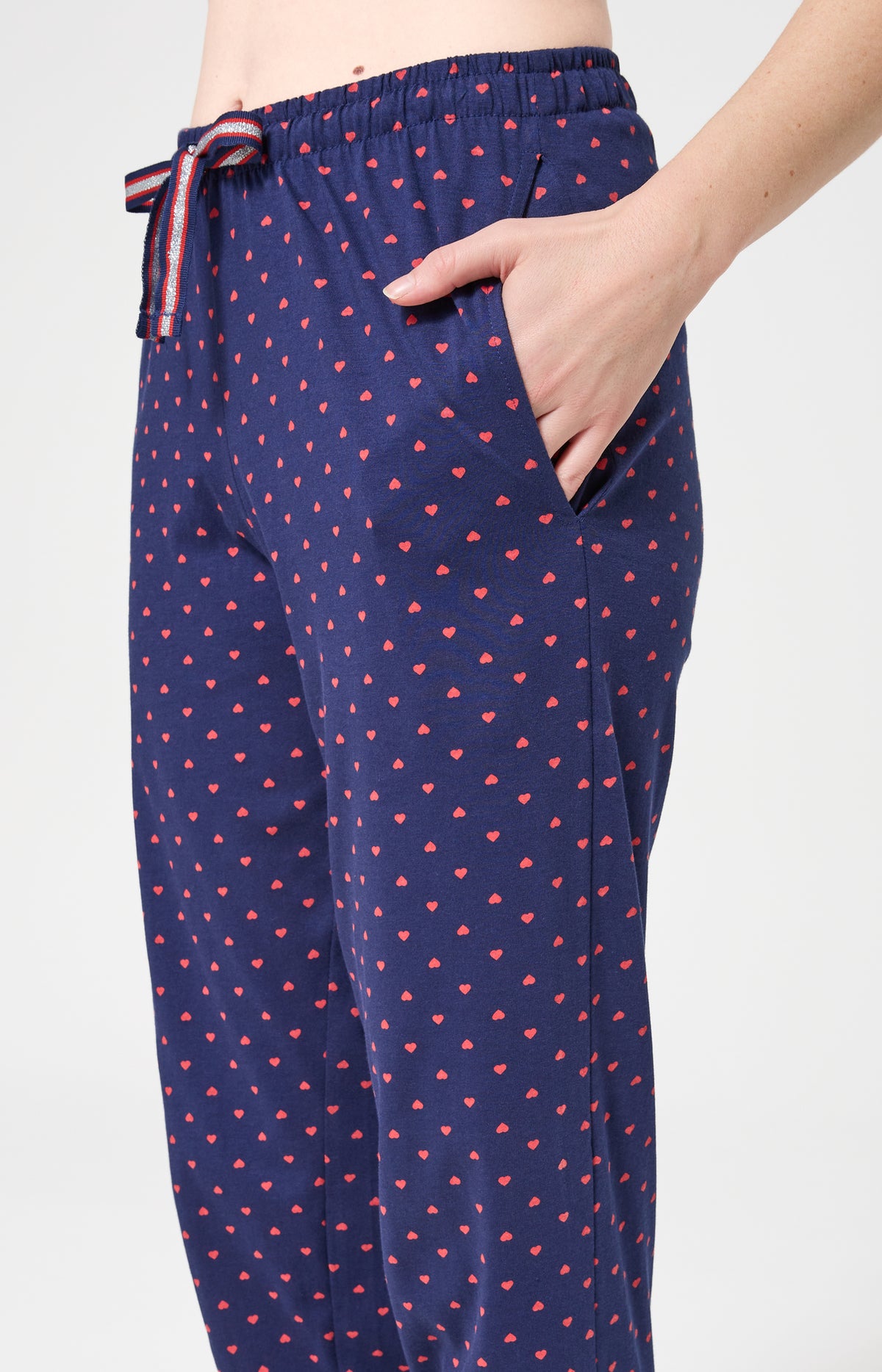 Pyjama long femme en coton bleu marine et coeur rouge 6